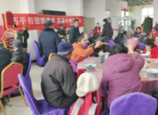 巧手包饺暖寒冬 笑语传情聚党心——西宁城北汪家寨村党支部开展冬至敬老主题党日活动